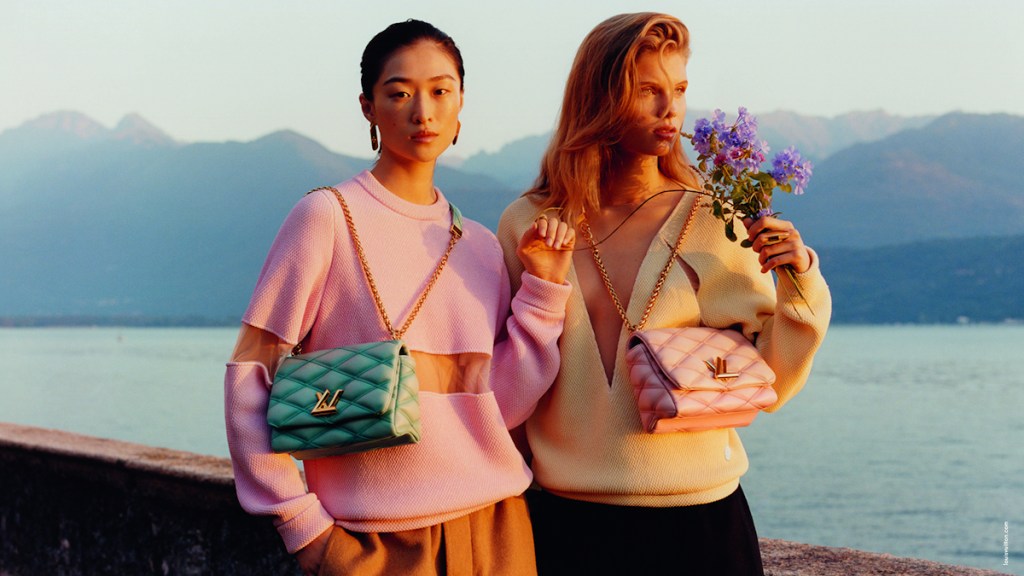 Louis Vuitton Cruise 2024 : Chu Wong, Mica Argañaraz, Valentina Castro, Ida Heiner & Emma Laird by Jamie Hawkesworth